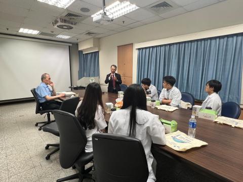 楊國際長親臨致詞.jpg
